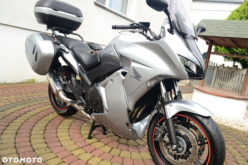 Honda CBF - 2