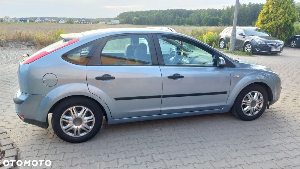 Ford Focus 1.6 Ambiente - 9