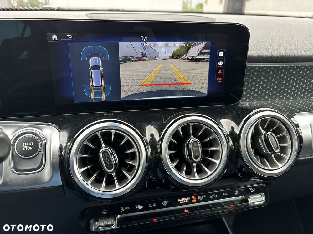 Mercedes-Benz EQB - 25