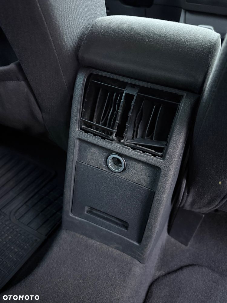 Volkswagen Touran 1.9 TDI Basis DSG - 20