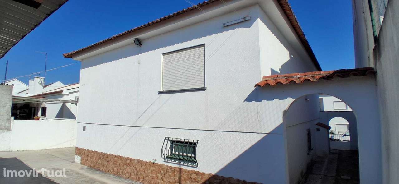 Ribatejo - Santarem- Coruche -Moradia T4 + Tertúlia + Garagem, lote... - Grande imagem: 2/28