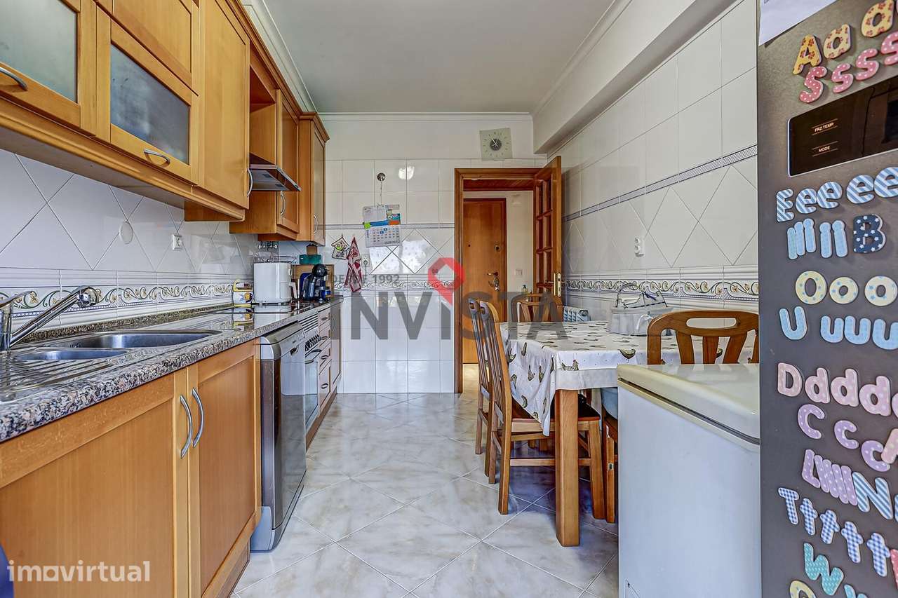Apartamento T2 com parqueamento e arrecadação - Grande imagem: 3/24