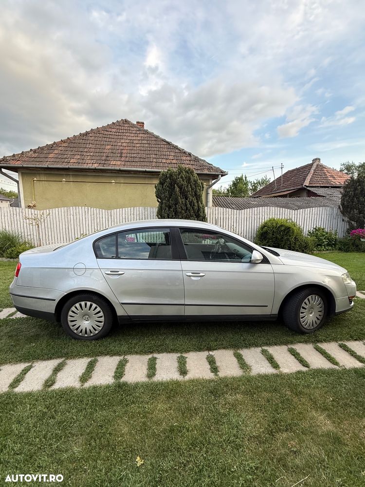 Volkswagen Passat - 4