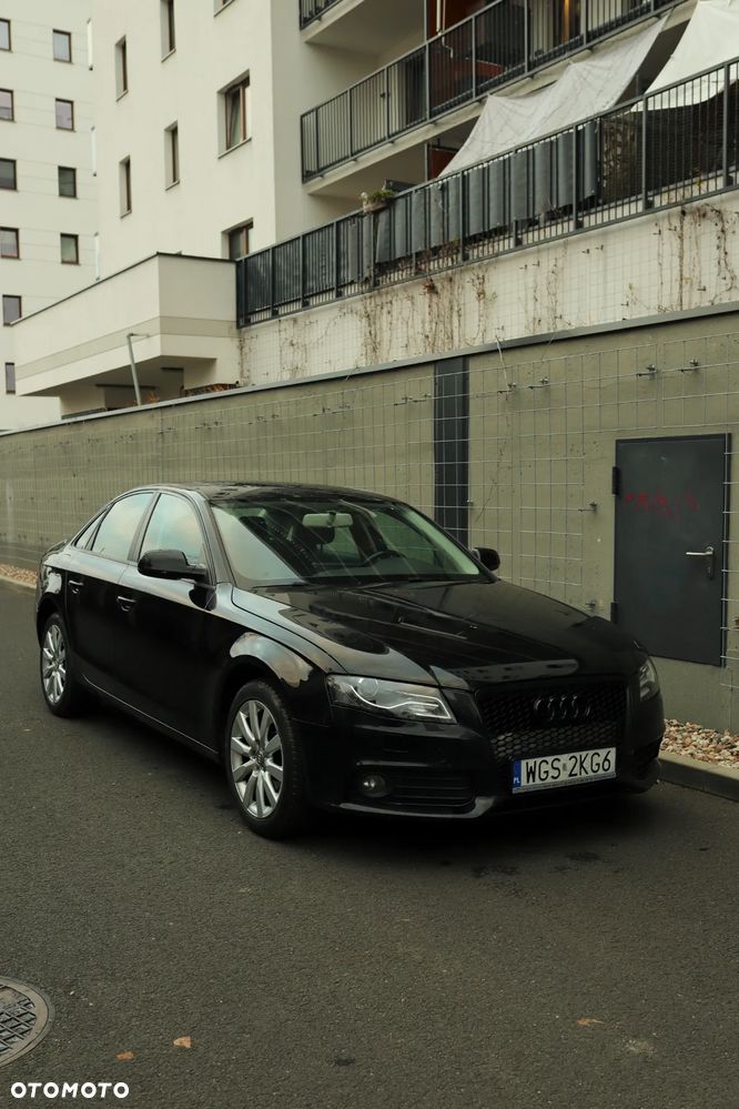 Audi A4 Limousine - 1