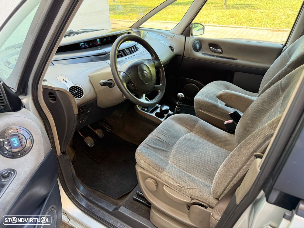Renault Espace 2.2 dCi Authentique - 9
