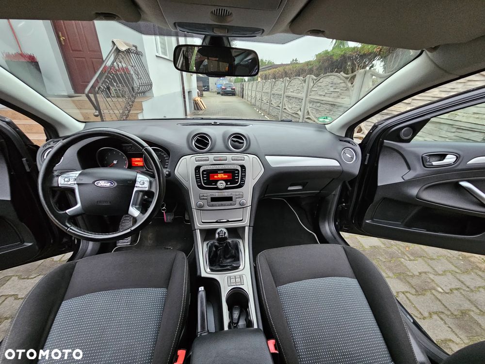 Ford Mondeo SW 2.0 Titanium - 27