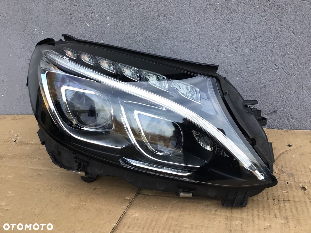 Lampa przednia prawa Mercedes C klasa 205 Full Led - 1