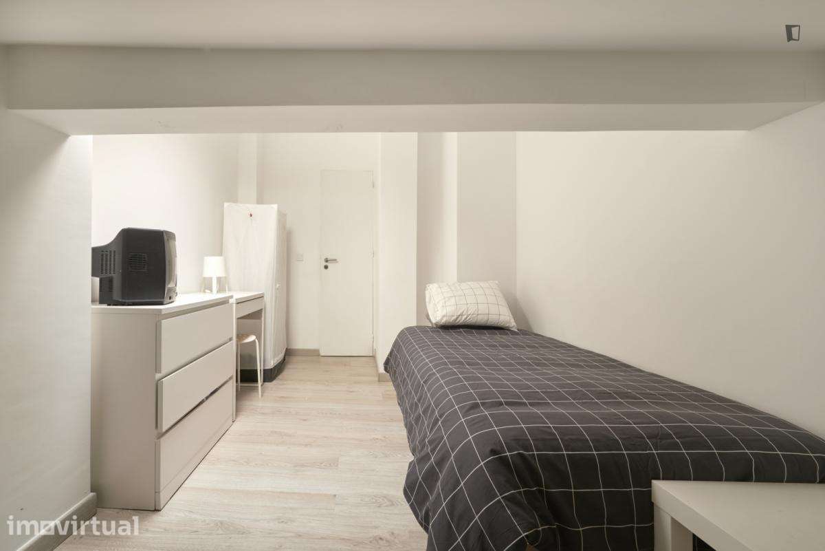Quarto - localizado em Amadora Lisbon - Grande imagem: 4/19