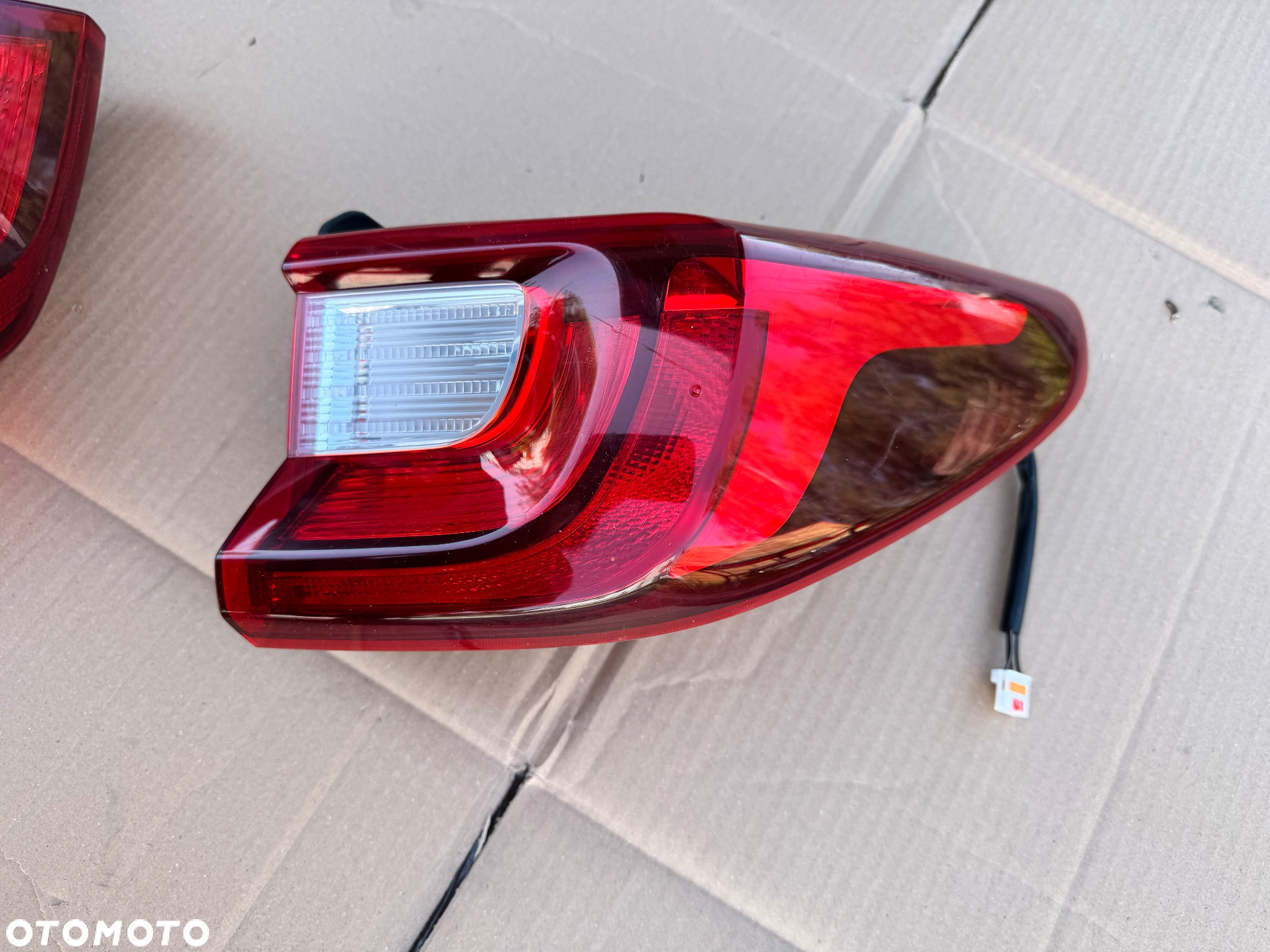 KIA STONIC LAMPA TYL LEWA PRAWA W BLOTNIK - 9