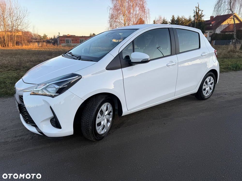 Toyota Yaris 1.0 Premium - 24