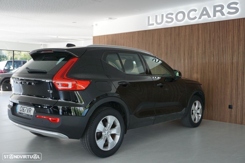 Volvo XC 40 T2 Momentum Pro - 42
