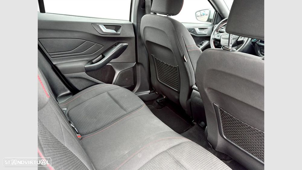 Ford Focus 1.0 EcoBoost MHEV ST-Line - 16