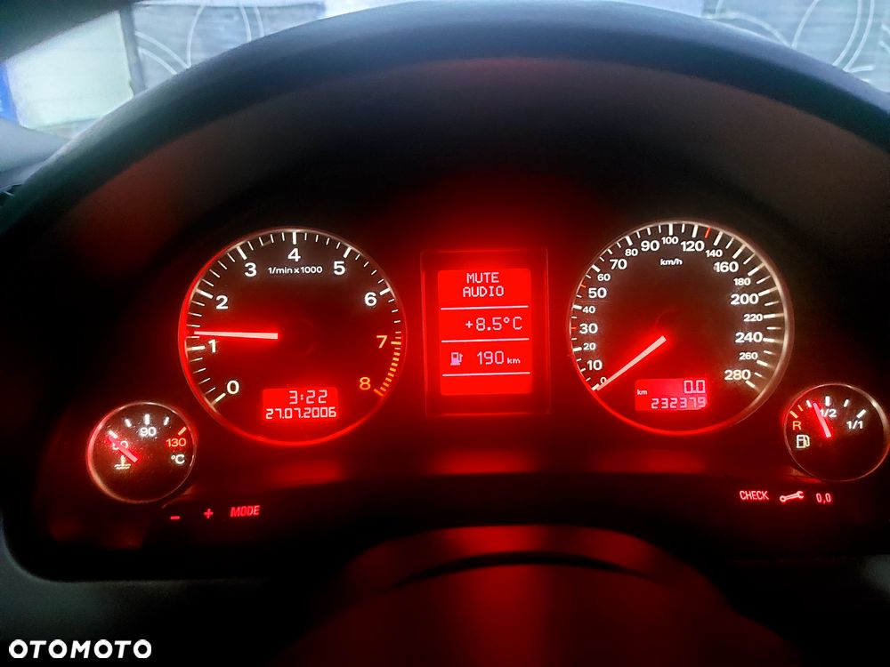 Audi A4 Avant 2.0T FSI - 8