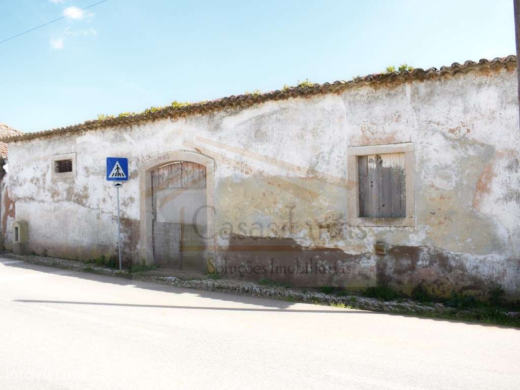 Adega para restauro + terreno de 1548 m2 - Grande imagem: 3/16