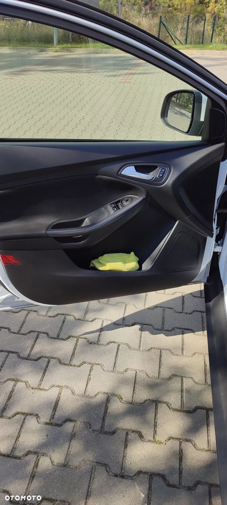 Ford Focus 1.6 Edition - 11