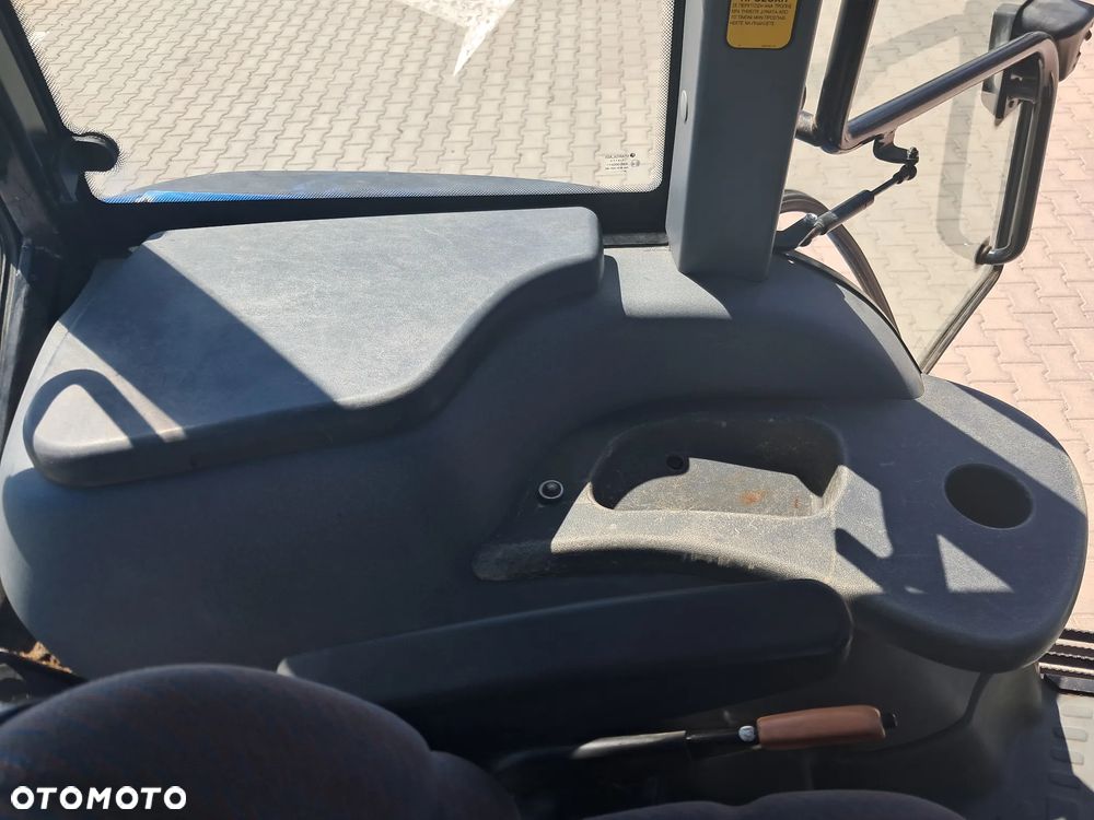 New Holland TS90 - 16