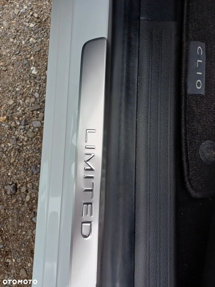 Renault Clio 1.6 E-TECH Equilibre - 19