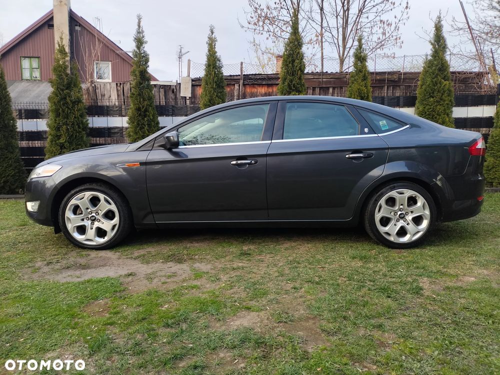 Ford Mondeo 2.5 Ghia - 8