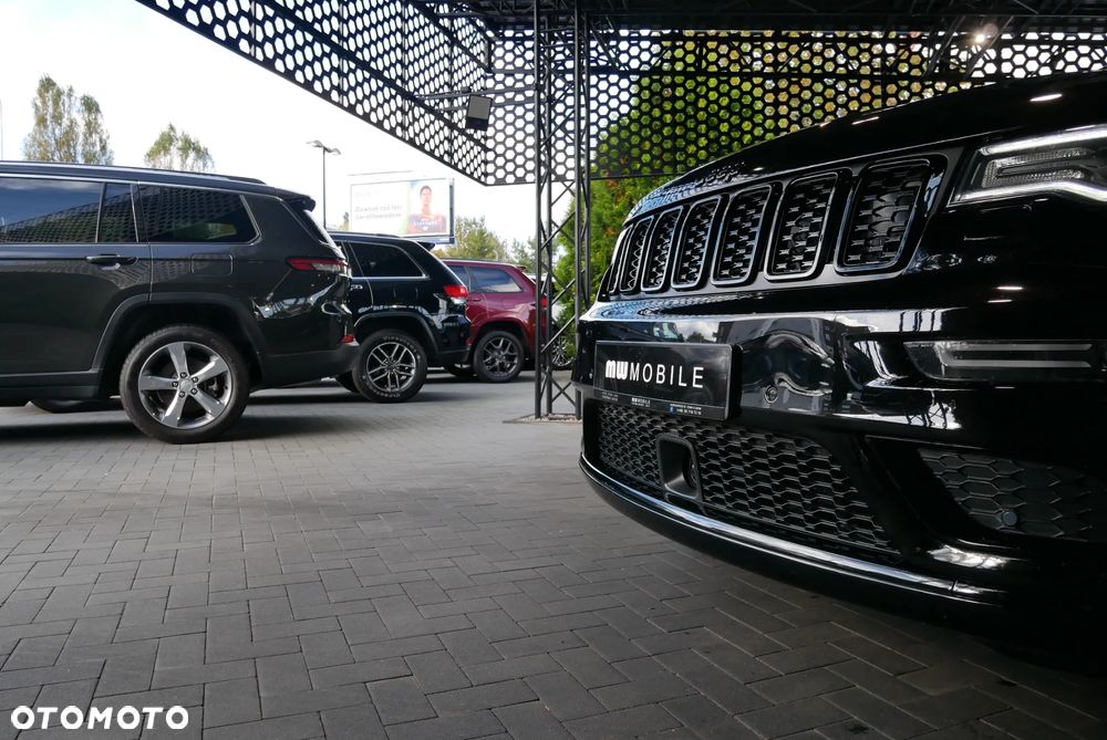 Jeep Grand Cherokee - 34