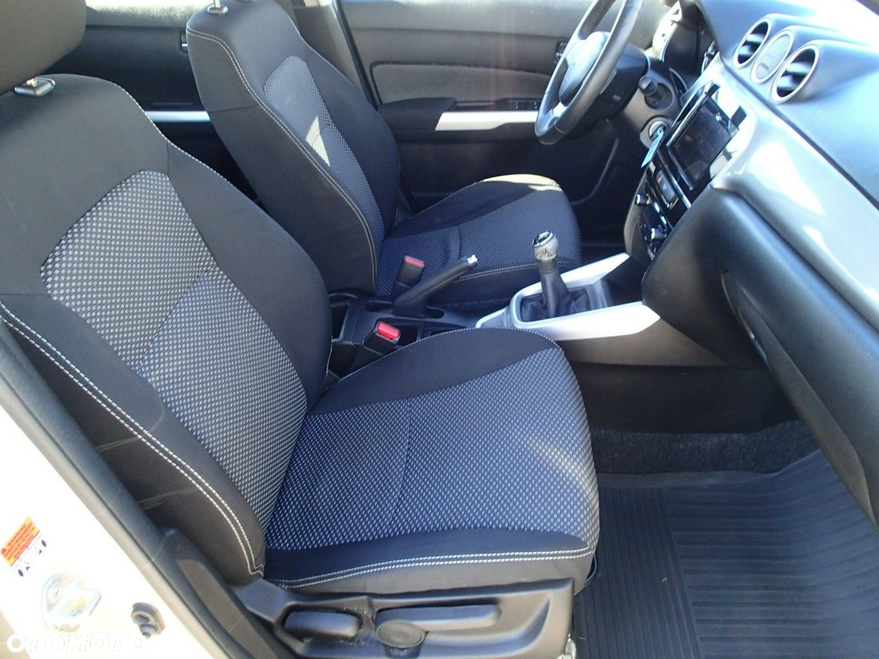 Suzuki Vitara 1.6 Comfort 2WD - 12