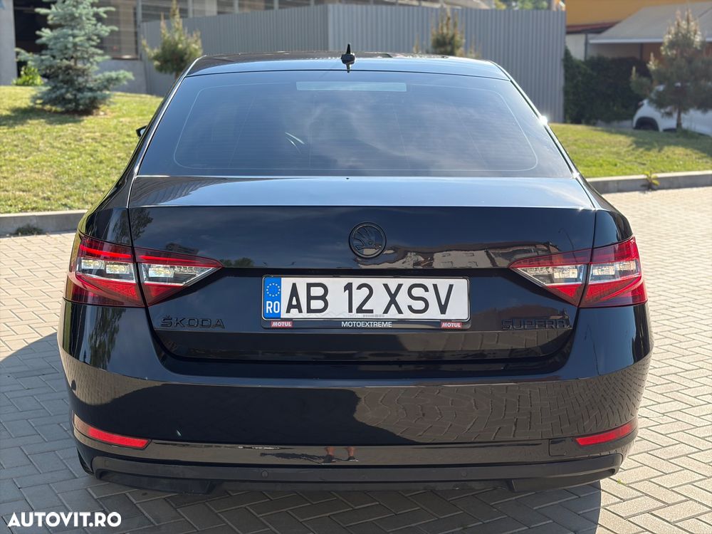 Skoda Superb 2.0 TDI DSG Ambition - 17