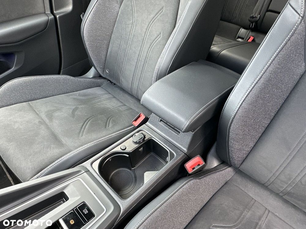Volkswagen Golf - 32