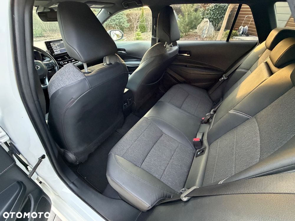 Toyota Corolla 2.0 Hybrid Comfort - 17