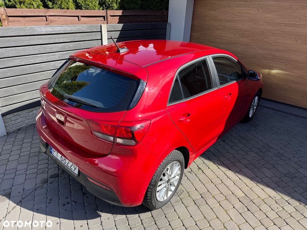 Kia Rio 1.2 L - 4