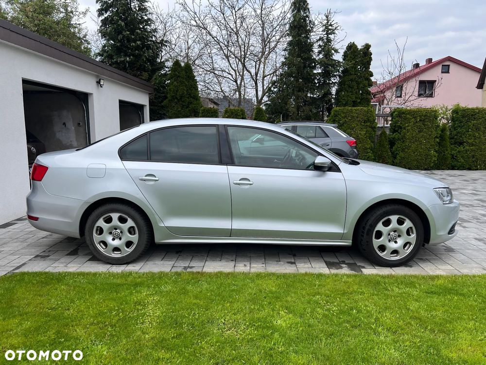 Volkswagen Jetta 1.6 TDI Comfortline - 2
