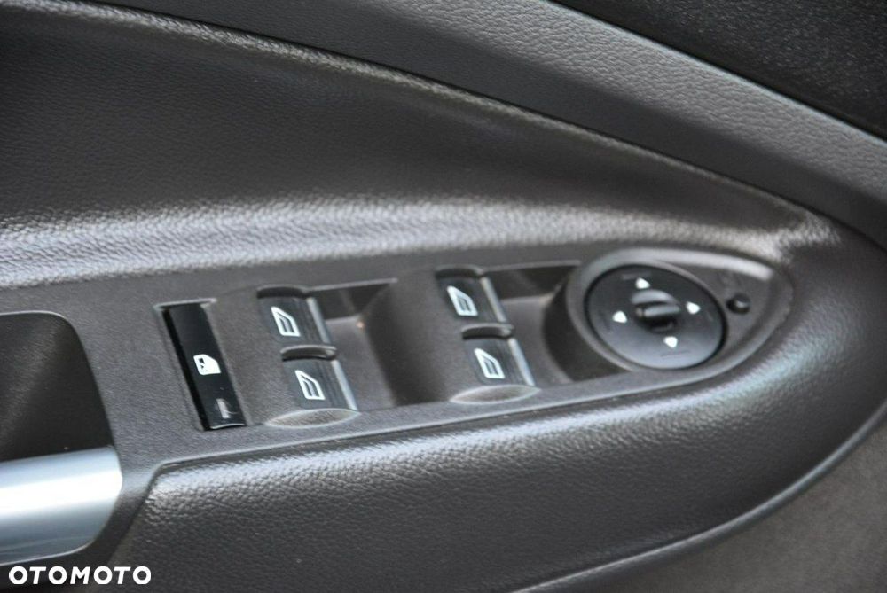 Ford Kuga 1.5 EcoBoost 2x4 Titanium - 30