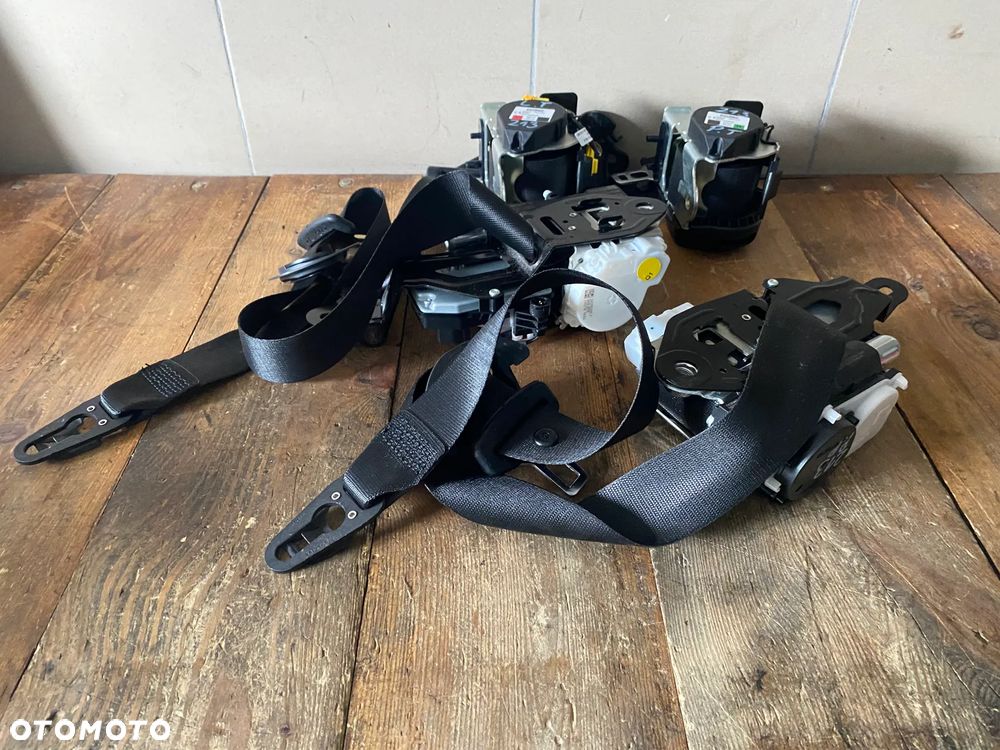 MERCEDES 213 pas bezpieczenstwa komplet 4 szt. - 1