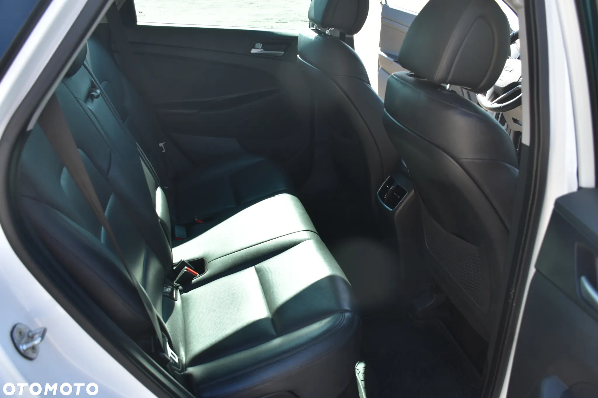 Hyundai Tucson 2.0 CRDI BlueDrive Comfort 2WD - 21
