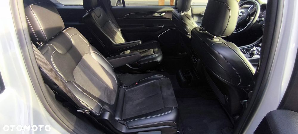 Jeep Grand Cherokee - 11