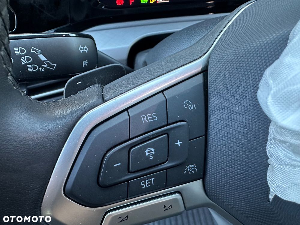 Volkswagen Golf - 28