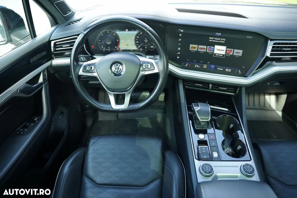 Volkswagen Touareg - 27