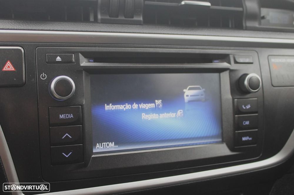 Toyota Auris 1.4 D-4D Exclusive - 19