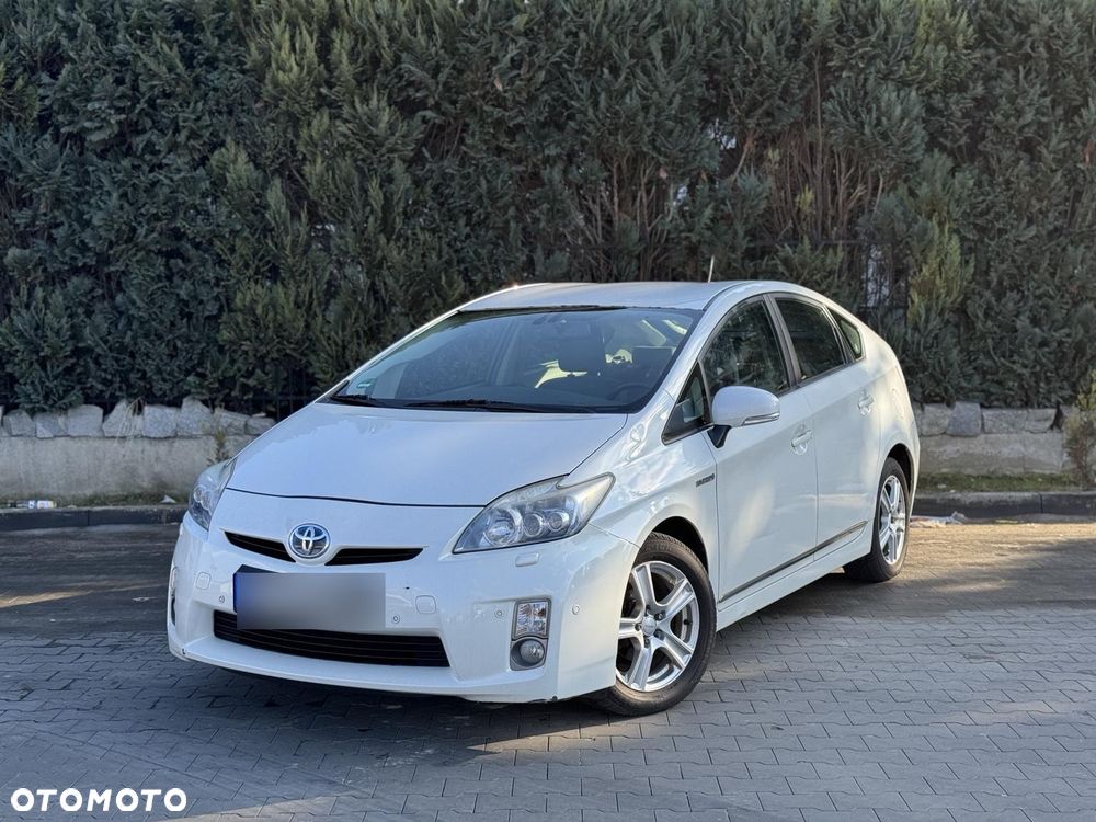 Toyota Prius (Hybrid) - 6