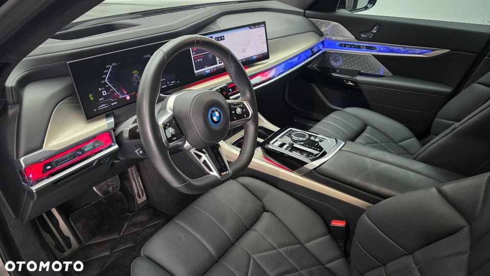 BMW Seria 7 M760e PHEV xDrive Individual Edition sport - 17
