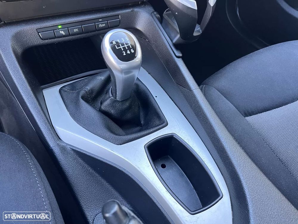 BMW X1 18 d sDrive Line Sport - 37