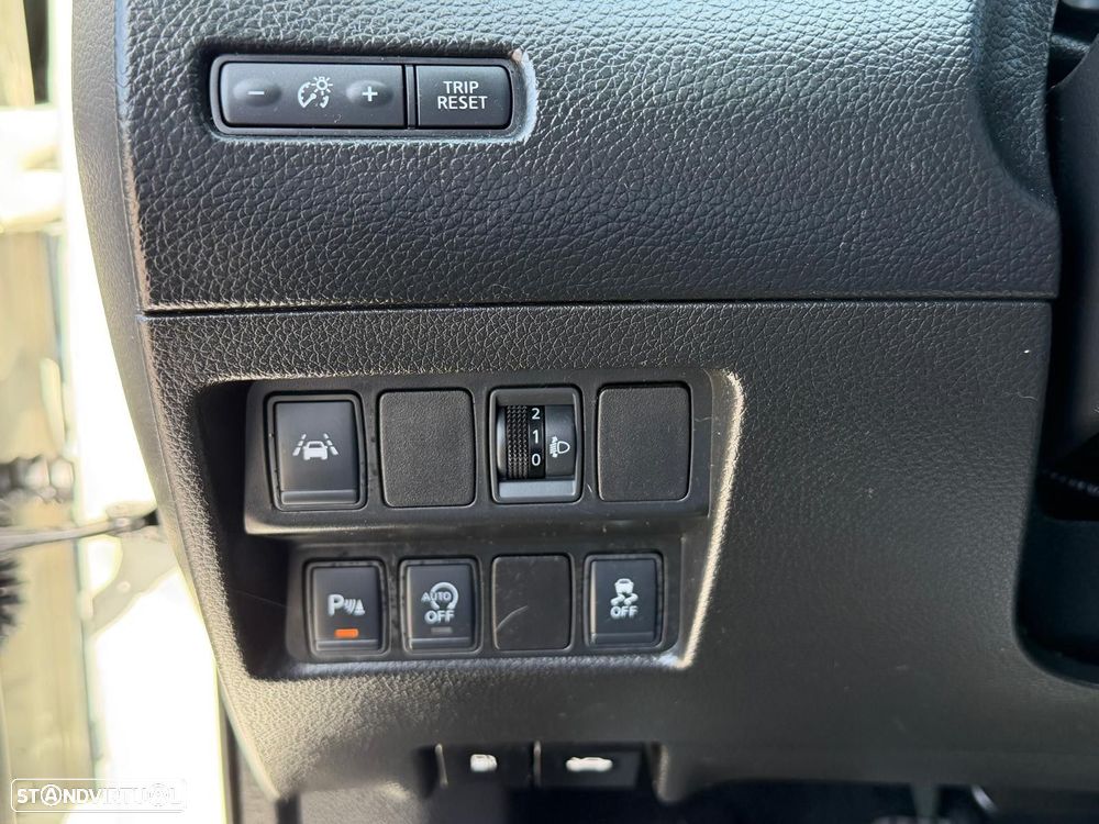 Nissan Qashqai 1.5 dCi N-Connecta 18 - 20