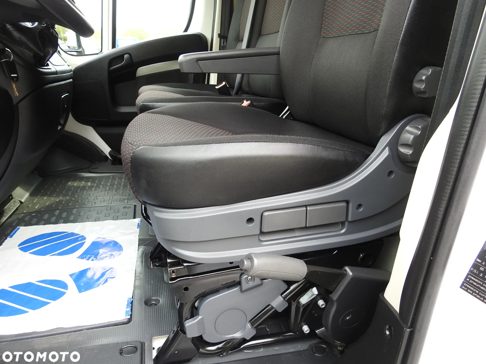 Peugeot BOXER FURGON CHŁODNIA 0*C TEMPOMAT NAWIGACJA KLIMATYZACJA 135KM [ S45902 ] - 27