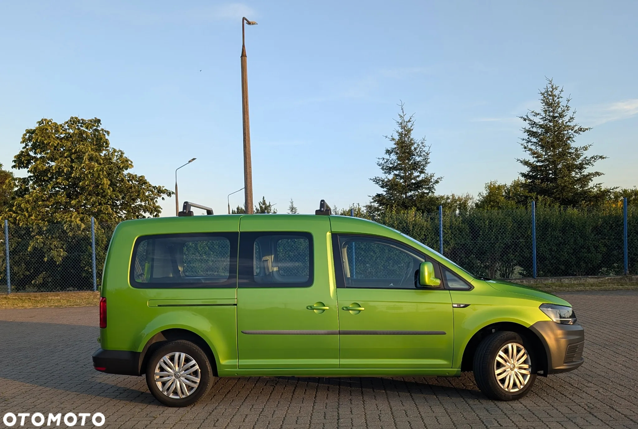 Volkswagen Caddy Maxi 1.4 TSI Trendline - 4