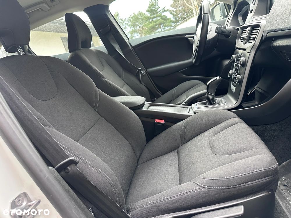 Volvo V40 D2 Kinetic - 20