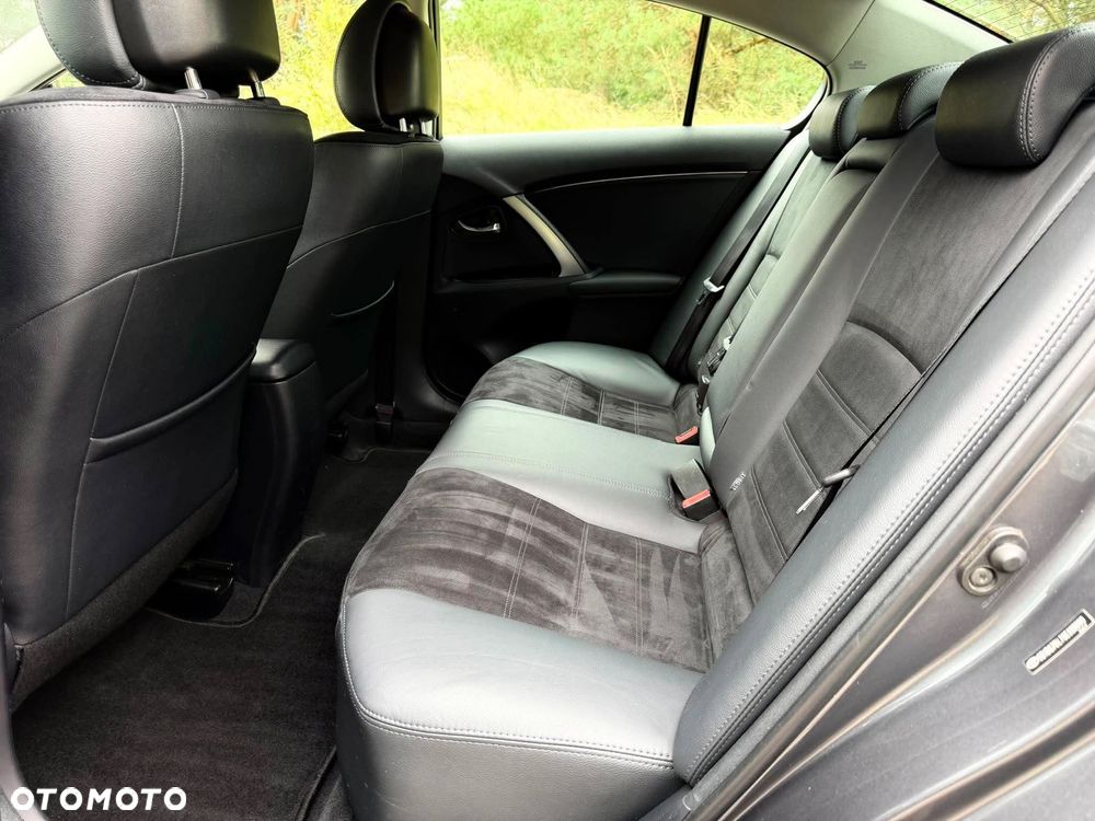 Toyota Avensis 1.8 Executive - 19