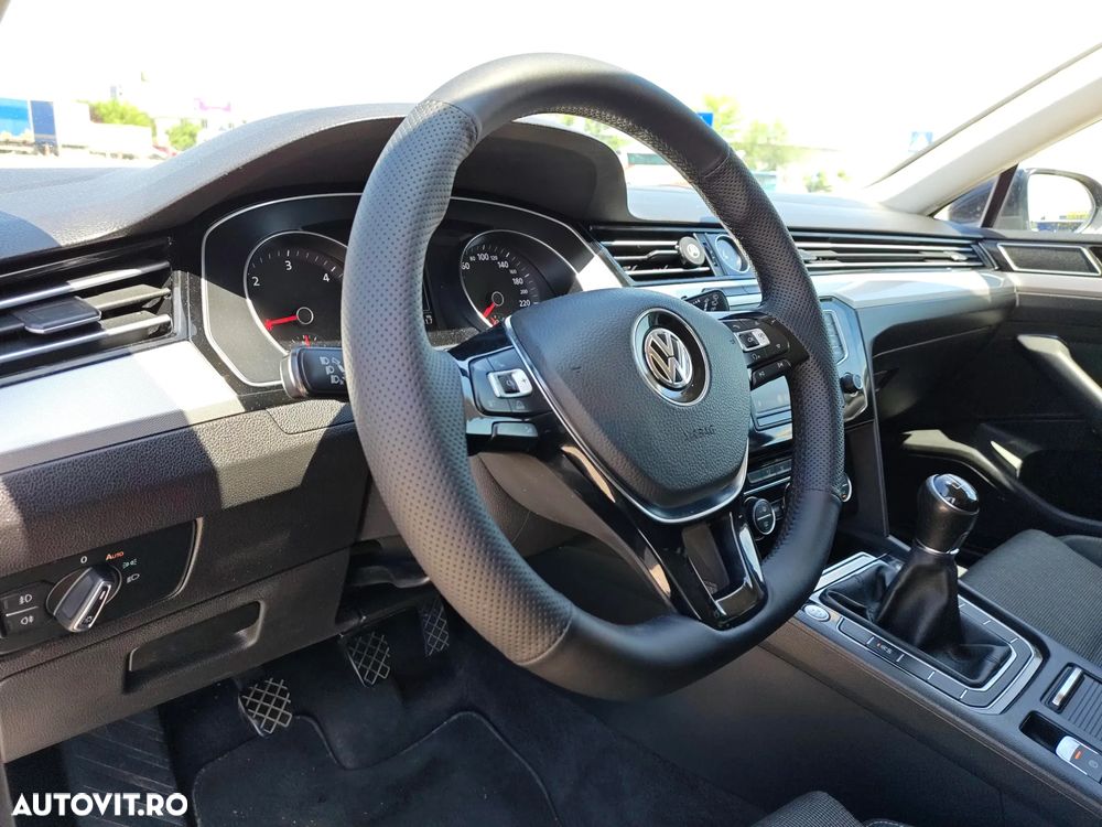 Volkswagen Passat 2.0 TDI Comfortline - 21