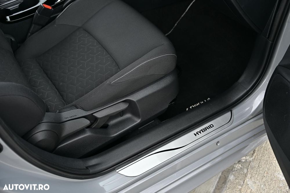 Toyota Corolla 1.8 Hybrid Business Edition - 30