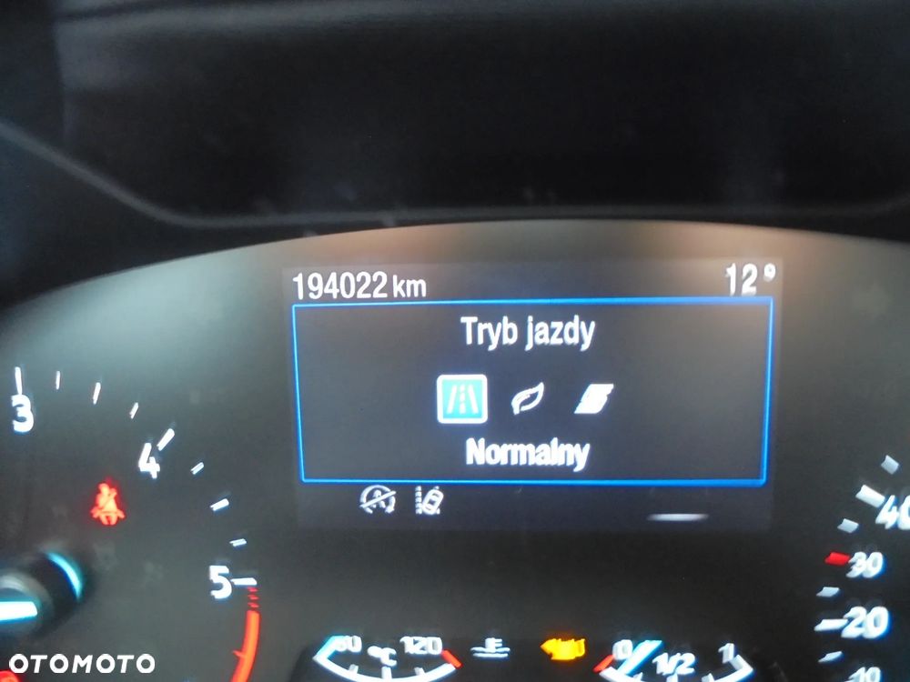 Ford Focus 1.5 EcoBlue Start-Stopp-System ST-LINE - 26