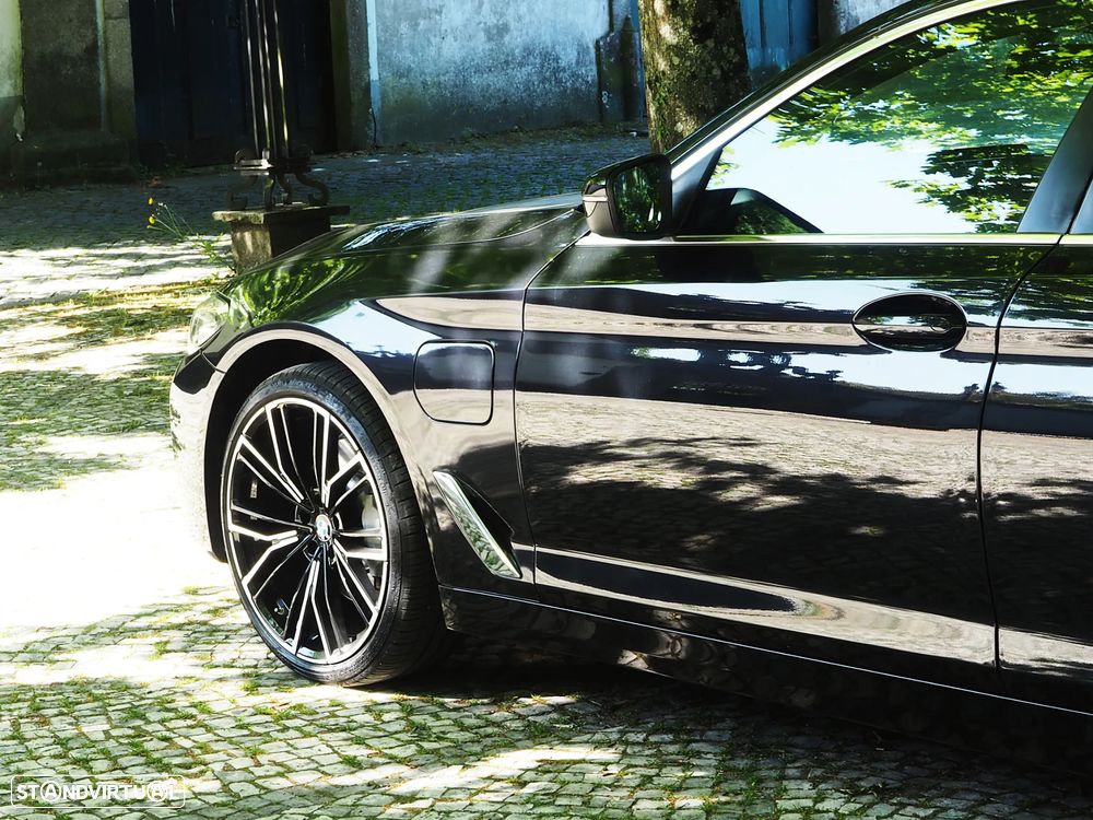 BMW 530 e Line Luxury - 16