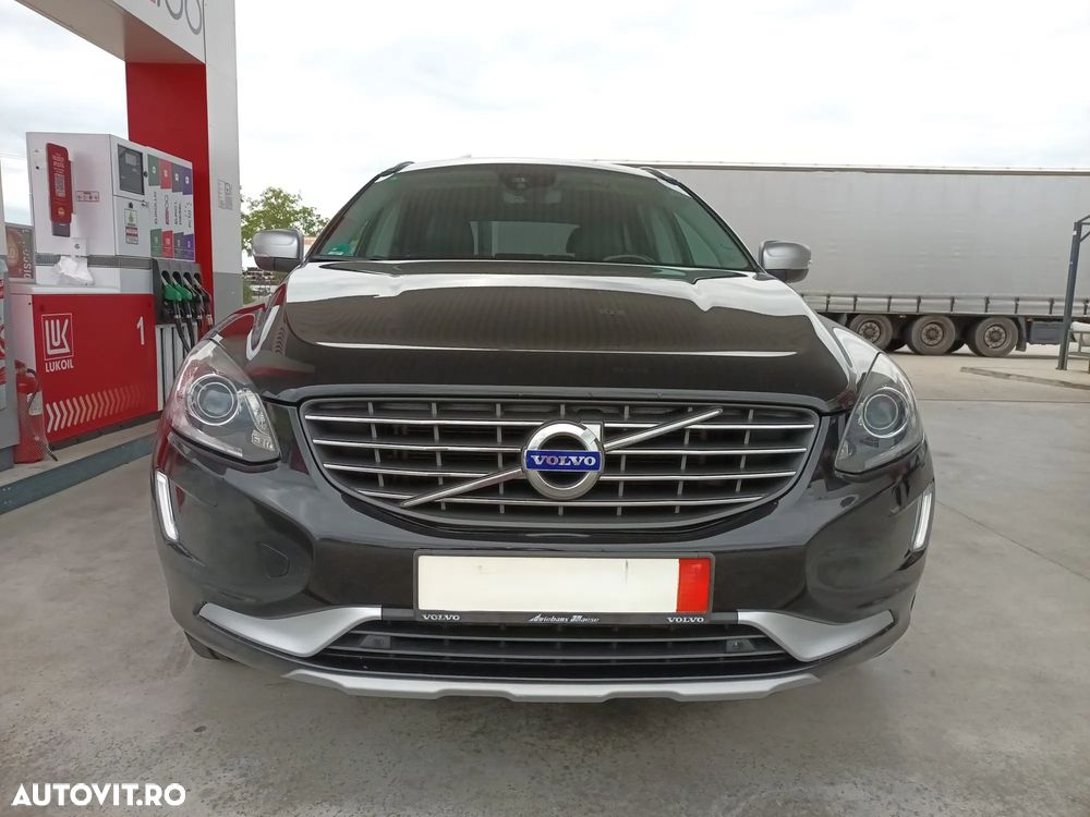 VOLVO XC60 2017 — imagine 10