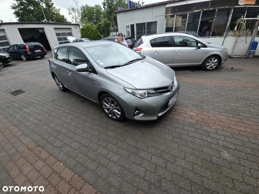 Toyota Auris 1.8 HSD Luna - 1
